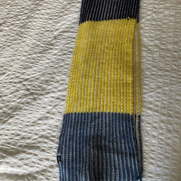 Scarf- Echo - Picture 2 of 3